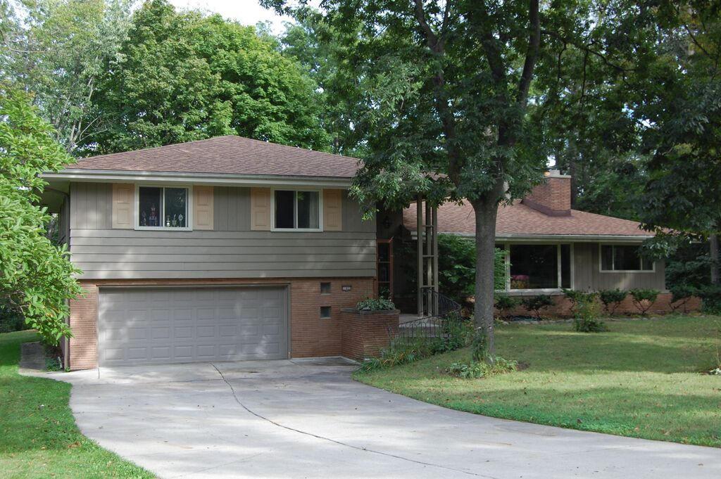11925 Indian Trl, Hales Corners, WI 53130