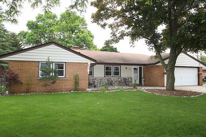 2848 S Seymour, West Allis, WI 53227