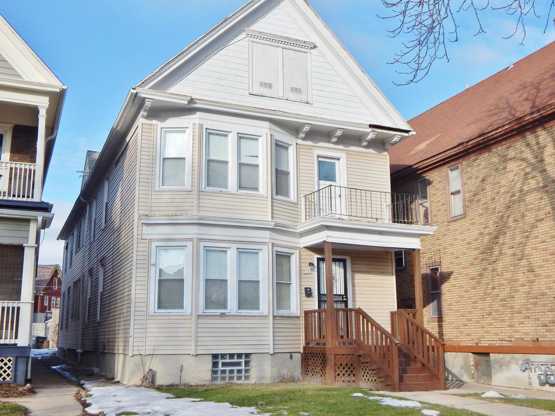 1122 W Grant St, Milwaukee, WI 53215