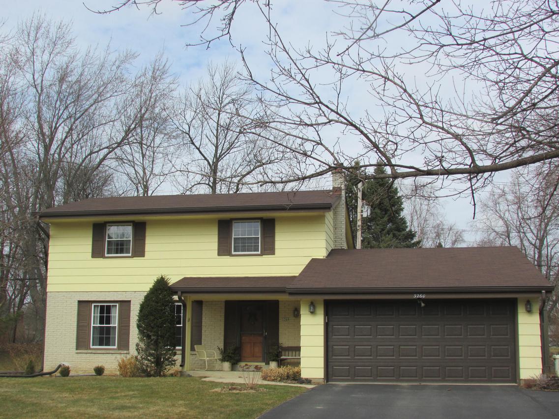 3260 Pleasant View Ct., Brookfield, WI 53045