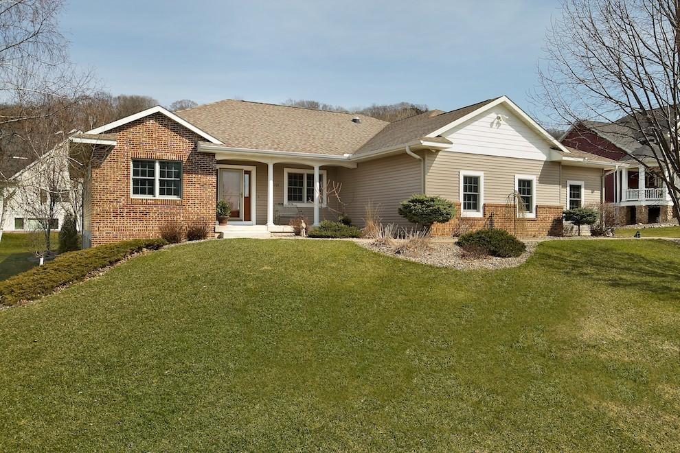 2205 Quarry Ln, Onalaska, WI 54650
