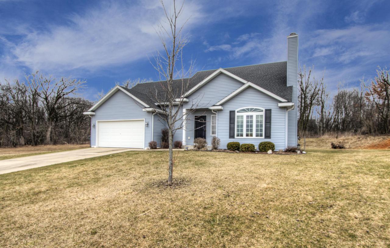 653 N Joshua Ln, Lake Geneva, WI 53147