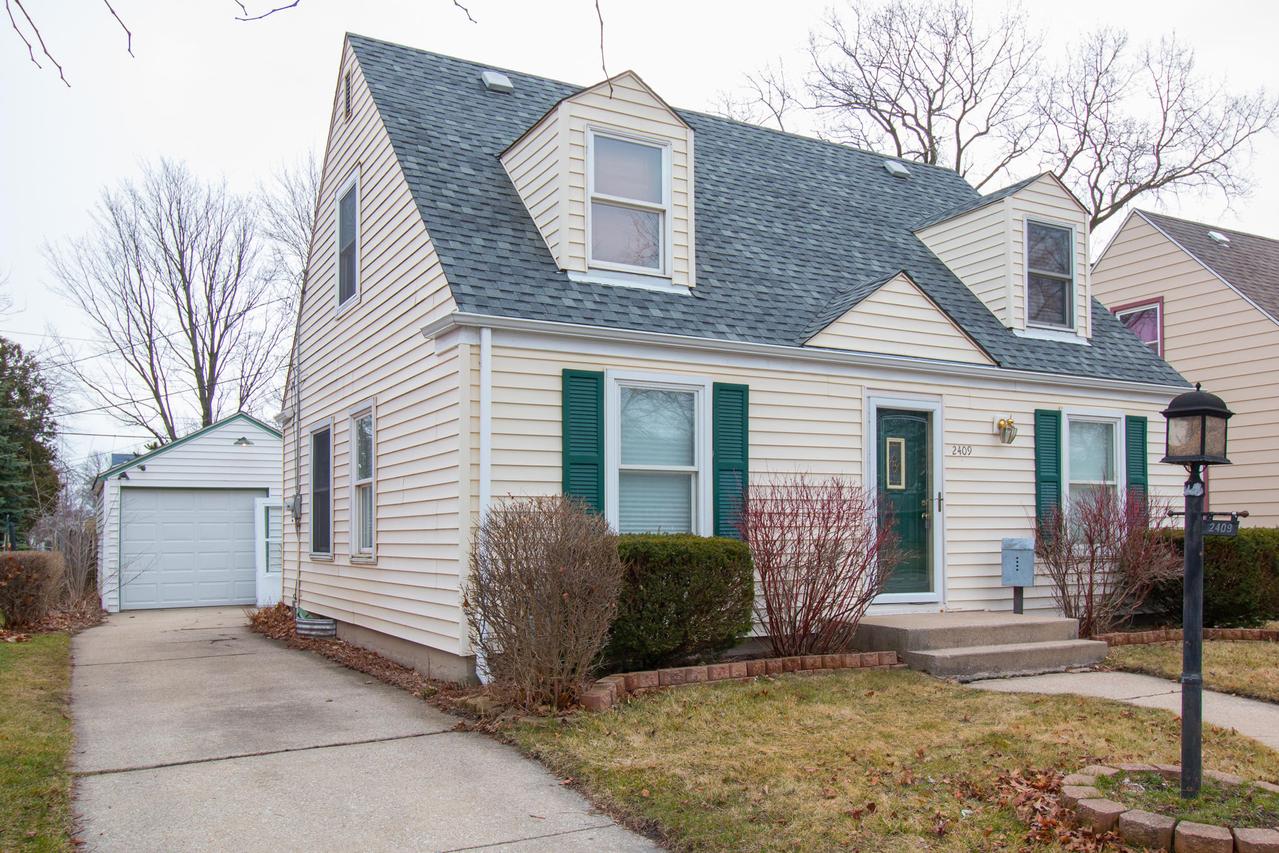 2409 Blaine Ave, Racine, WI 53405