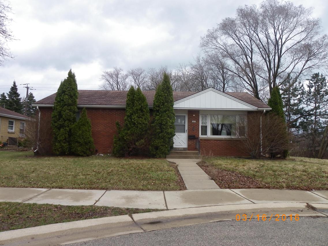 5606 N Argyle Ave., Glendale, WI 53209