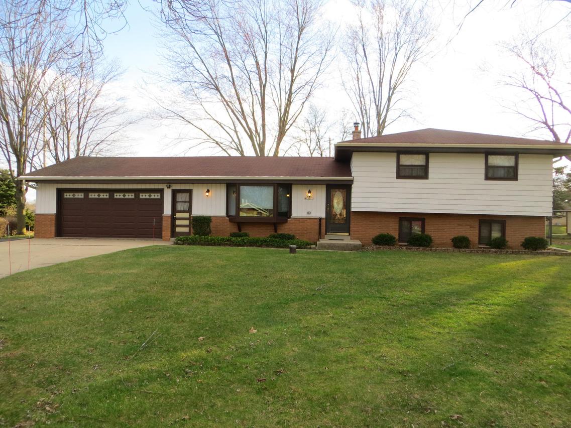 N72W15351 Patio Ct., Menomonee Falls, WI 53051