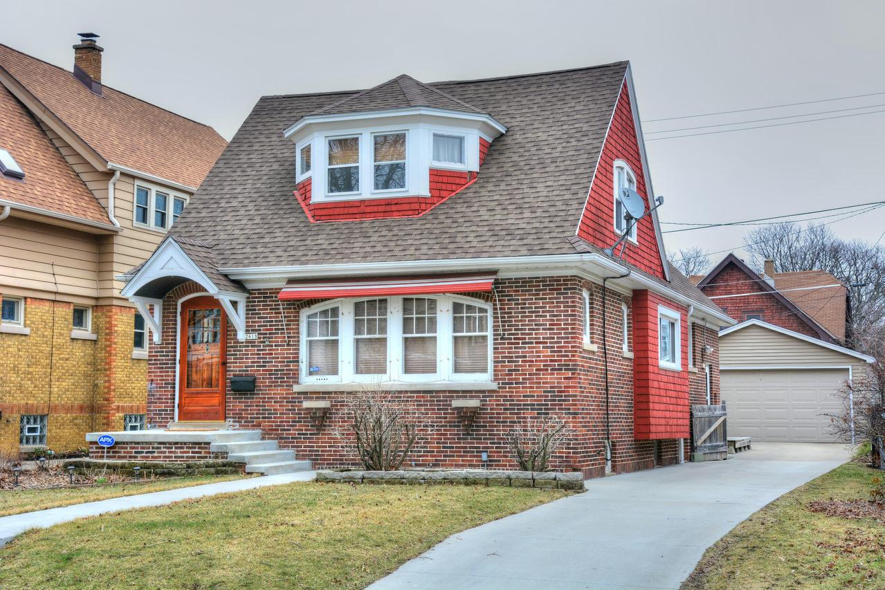 2618 N 61st St, Milwaukee, WI 53213