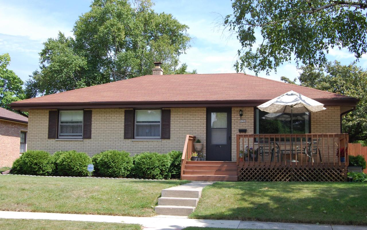 3250 S 55th St, Milwaukee, WI 53219