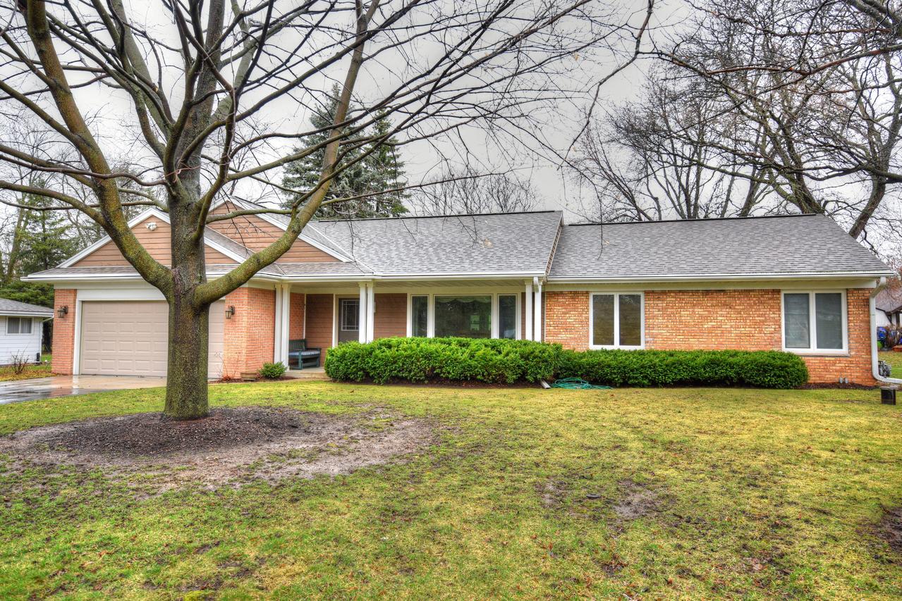 13900 Marcella Ave, Elm Grove, WI 53122