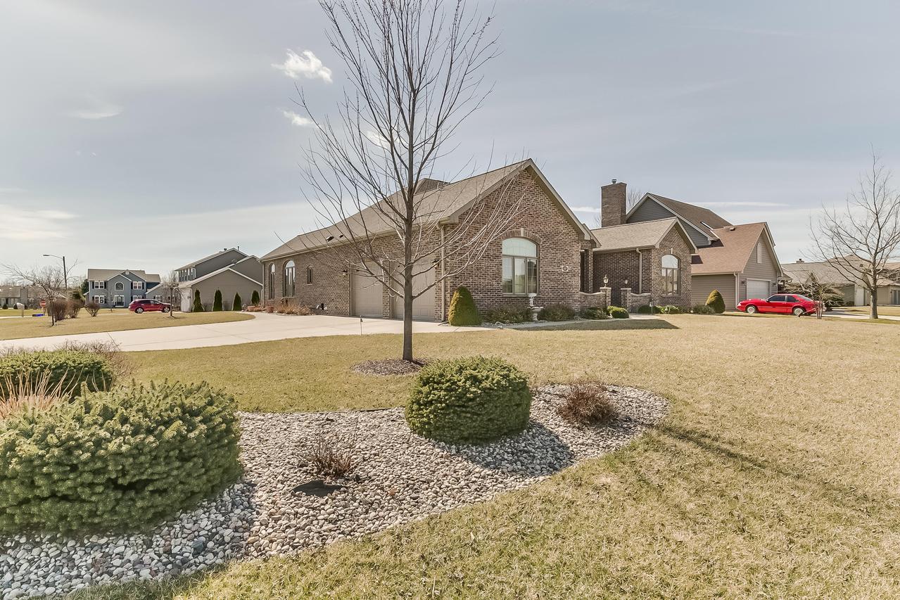 1107 5 Mile Rd, Caledonia, WI 53402