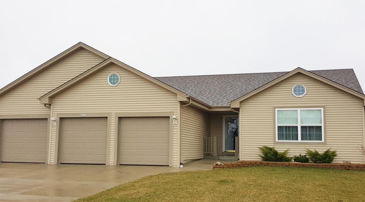 8891 S 6th Ave, Oak Creek, WI 53154