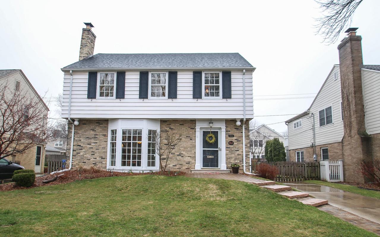 6014 N Kent Ave, Whitefish Bay, WI 53217
