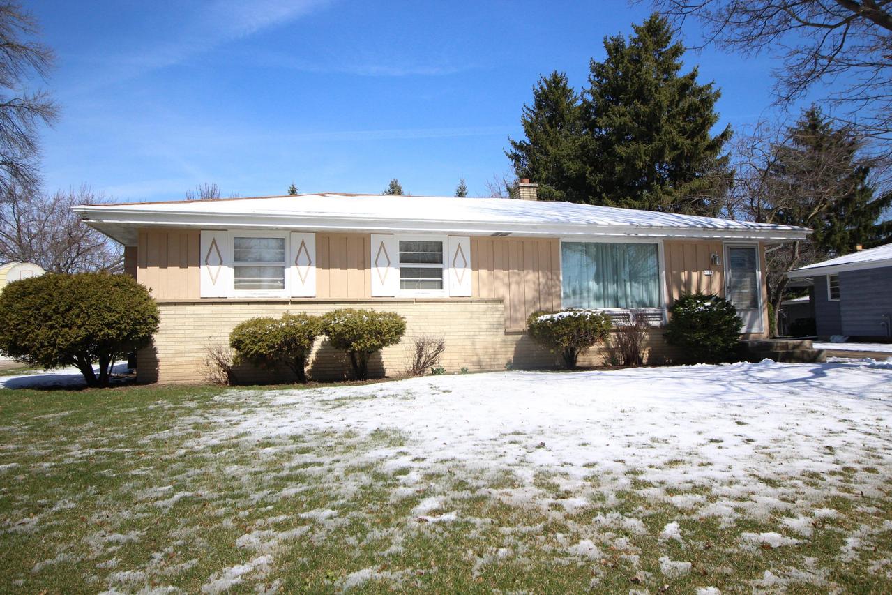 6154 W Arch Ave, Brown Deer, WI 53223