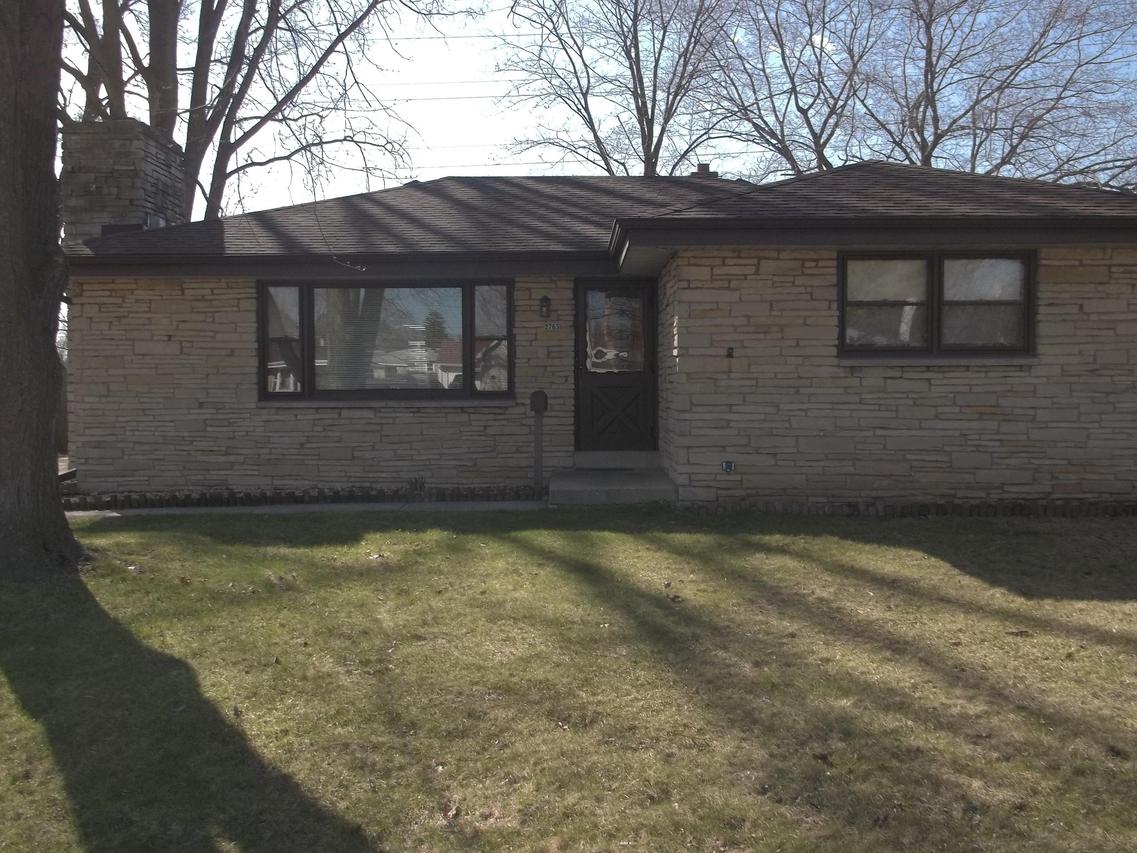 2763 S 99th St., West Allis, WI 53227