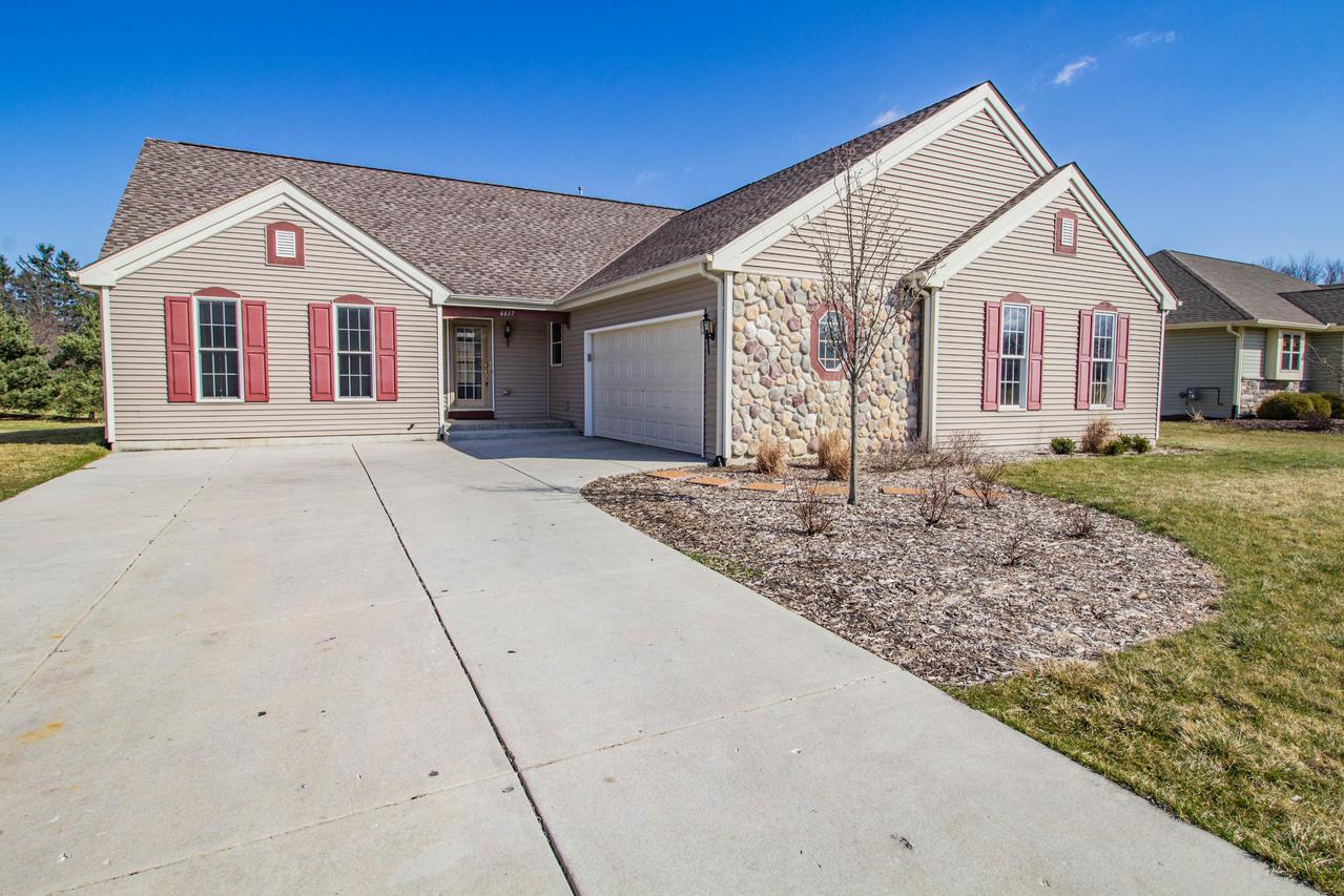 6617 Medley Dr., Caledonia, WI 53402