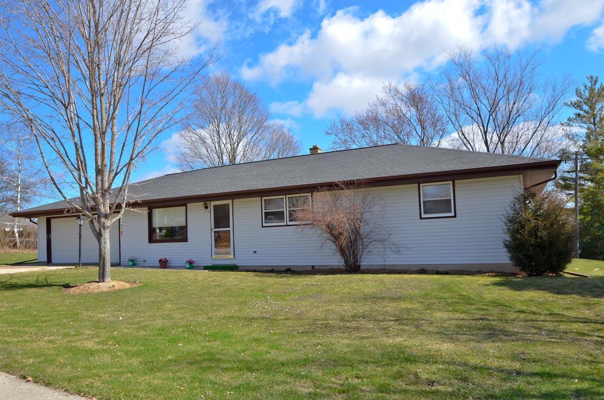 1176 Western Ave, Kewaskum, WI 53040