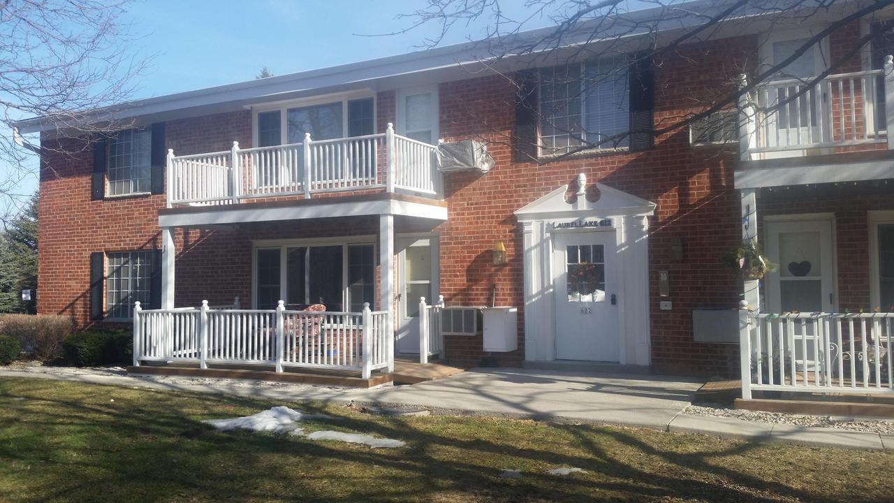 612 Laurel Lake #1, Thiensville, WI 53092