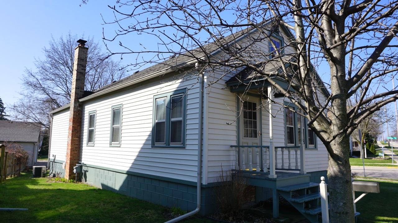 297 W State St., Burlington, WI 53105