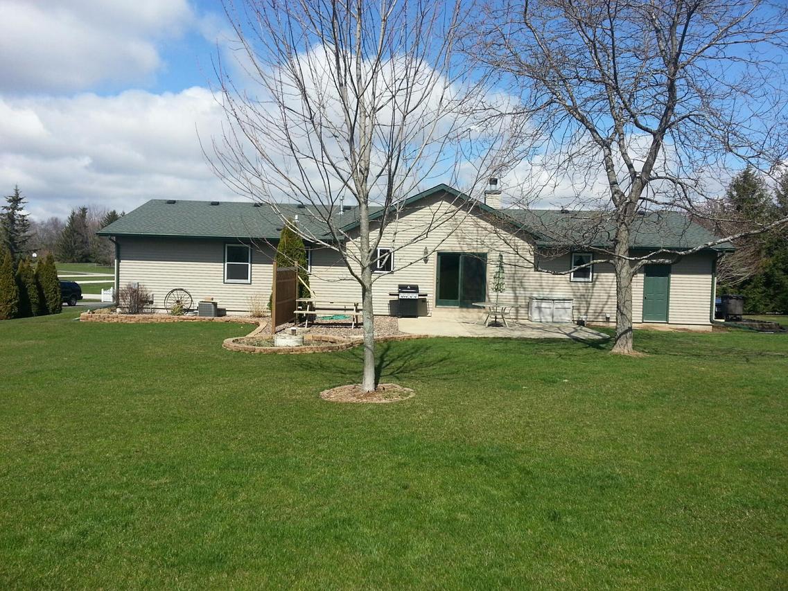 S78W32157 Mark Ln, Mukwonago, WI 53149