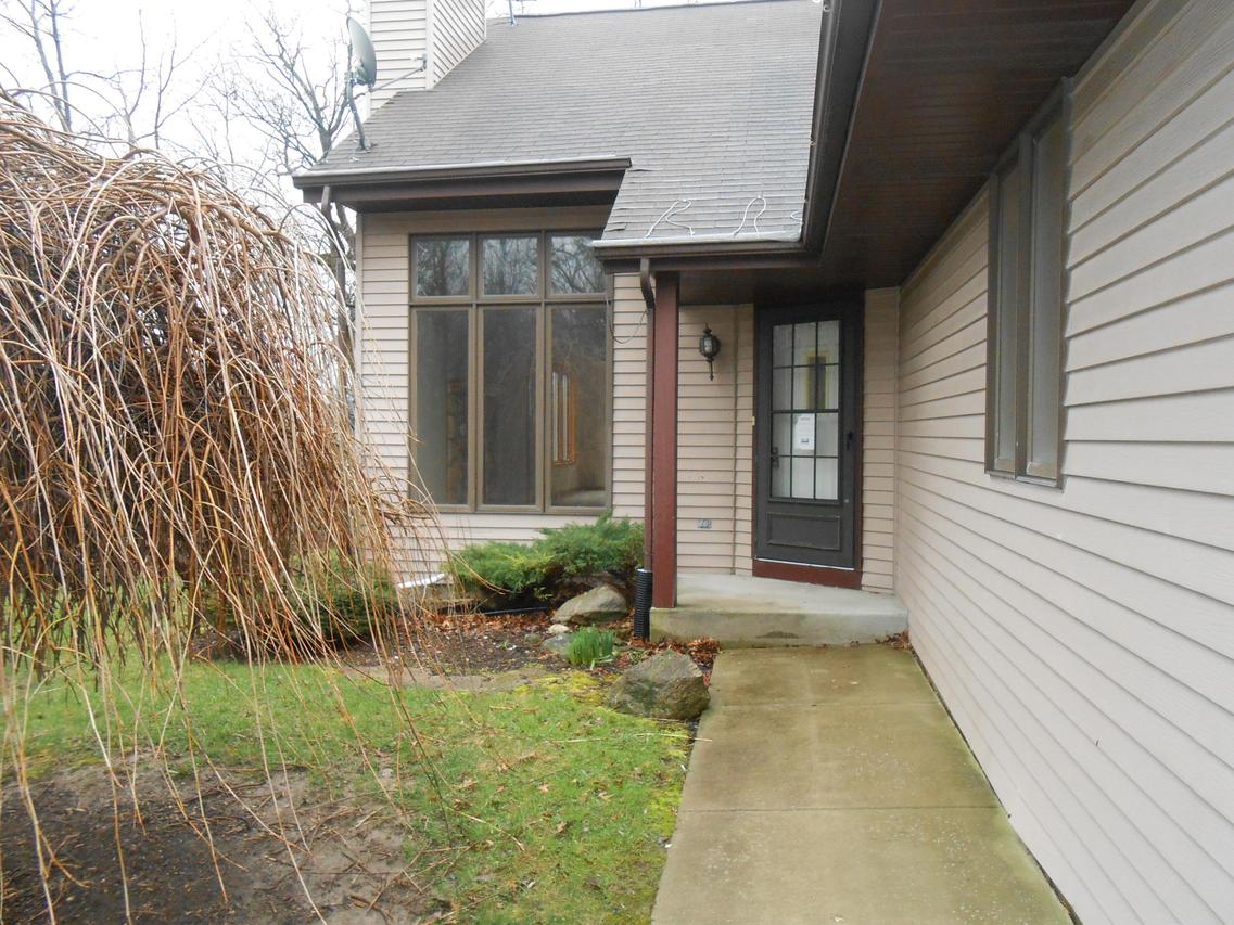 2805 Buck Rd, Rochester, WI 53185