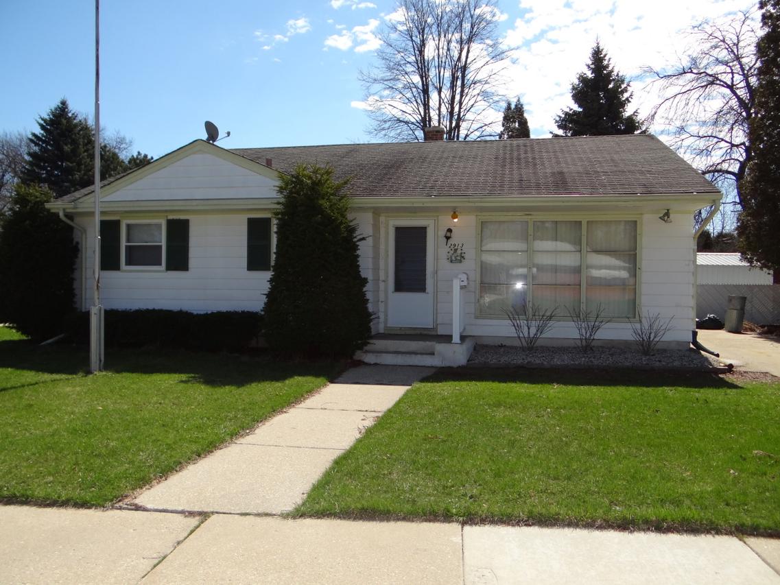 2913 Delaware Ave., Racine, WI 53403