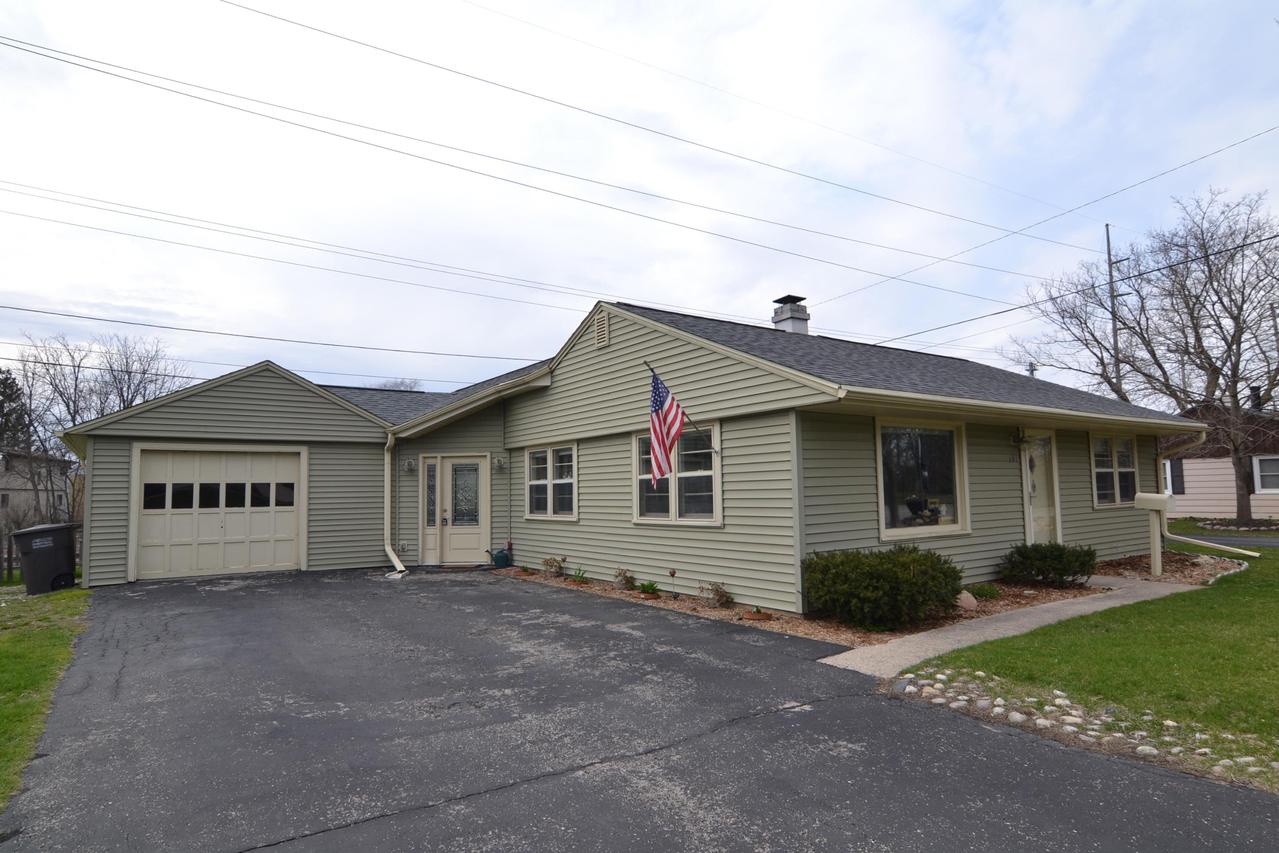 601 Cedar St, Mukwonago, WI 53149