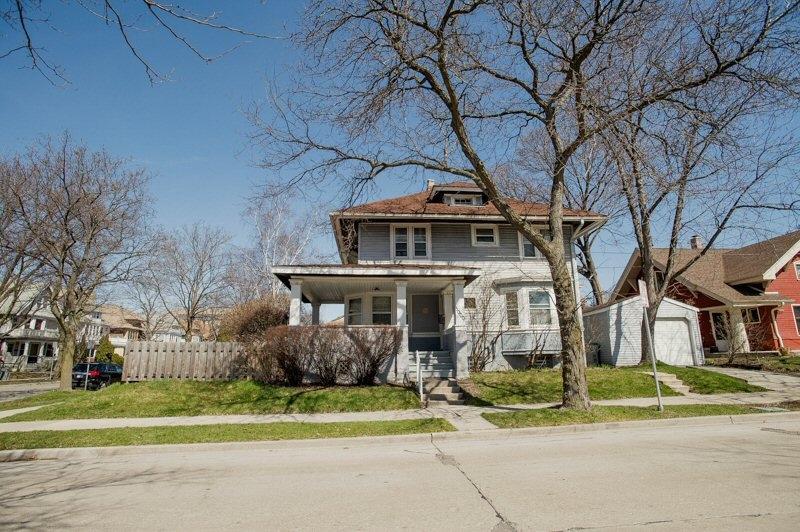 3000 N Maryland Ave, Milwaukee, WI 53211