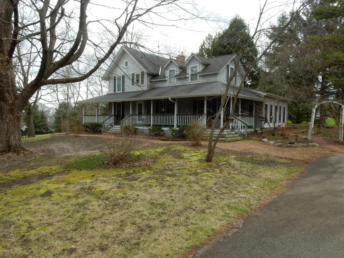 W273S8405 Hillview Dr., Vernon, WI 53149