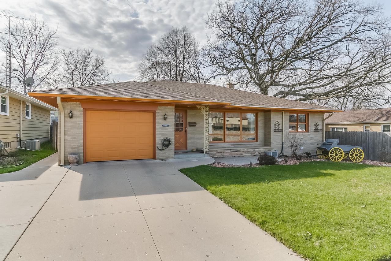 6014 43rd Ave, Kenosha, WI 53142