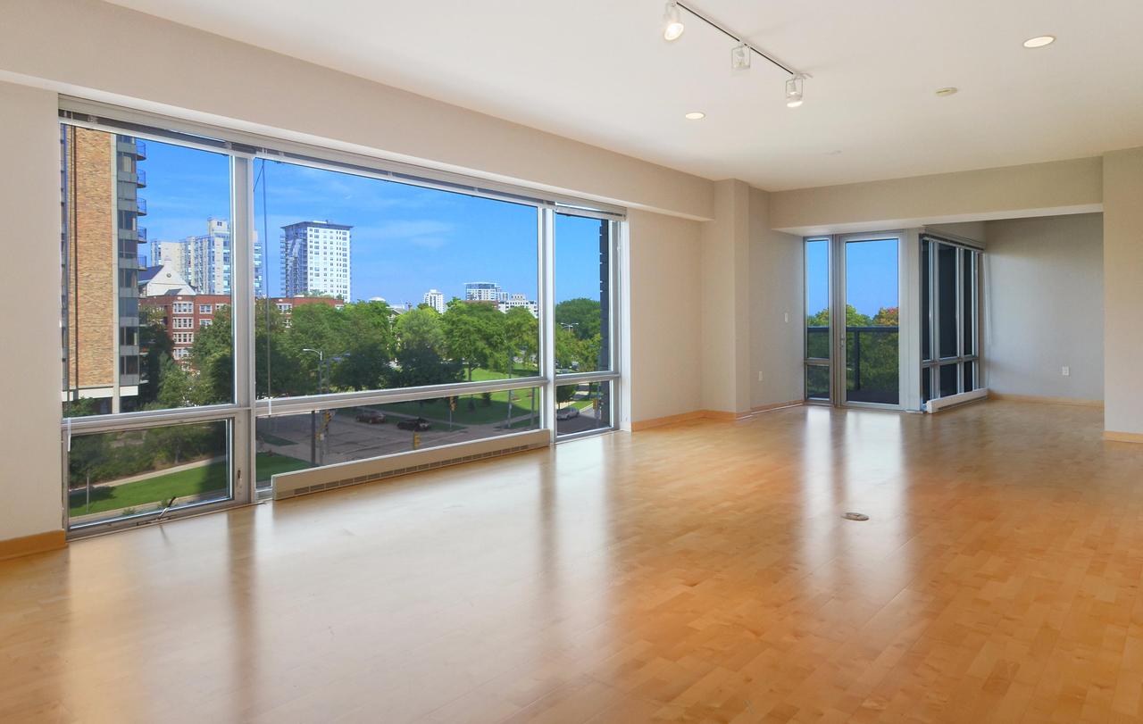 923 E Kilbourn #403, Milwaukee, WI 53202
