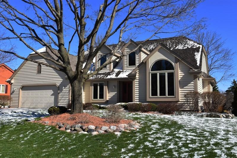 12850 W Wimbledon Dr, New Berlin, WI 53151