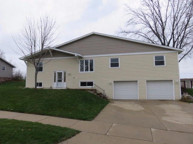 626 Court Dr, Hartford, WI 53027