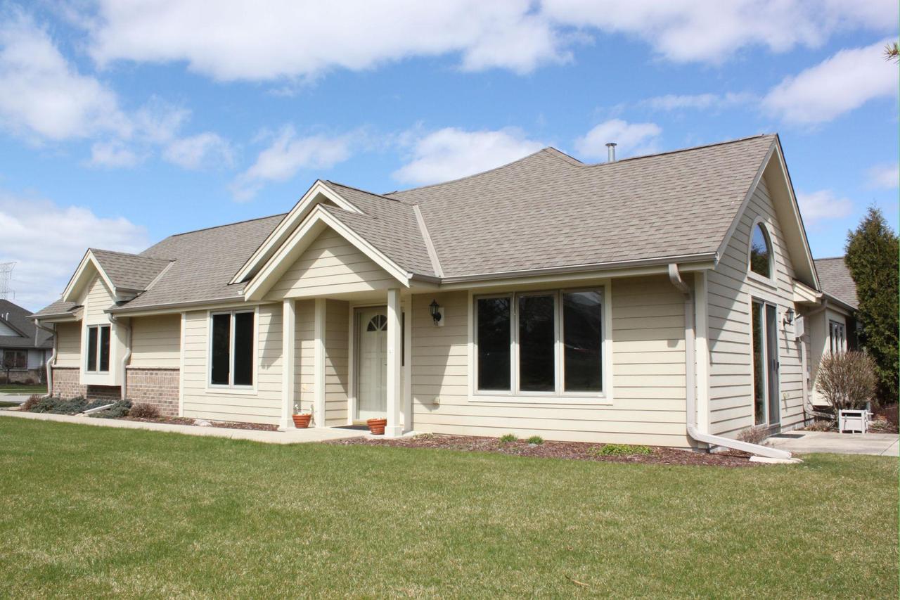 N160W18900 Oakland Dr, Jackson, WI 53037