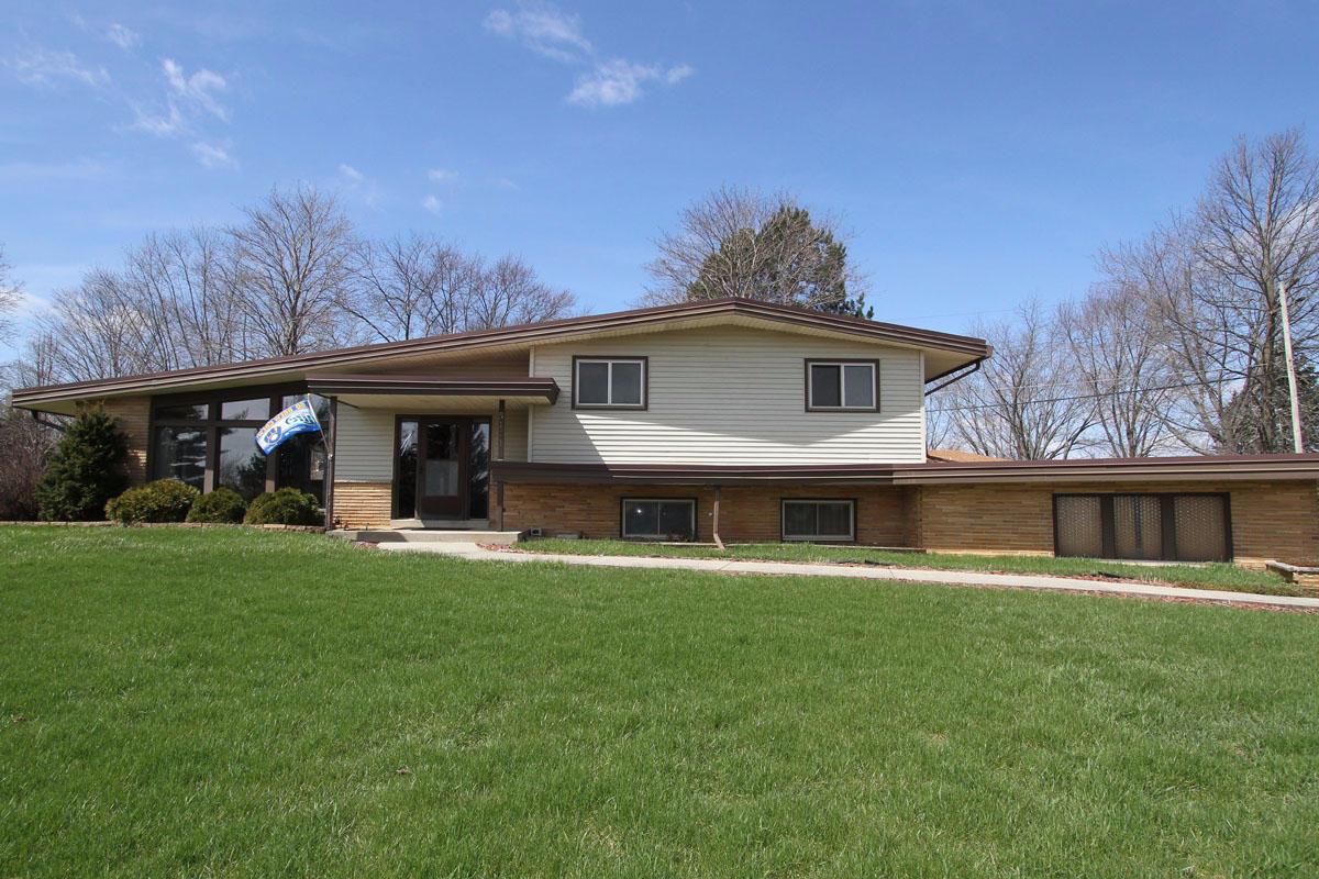 5171 S Guerin Pass, New Berlin, WI 53151