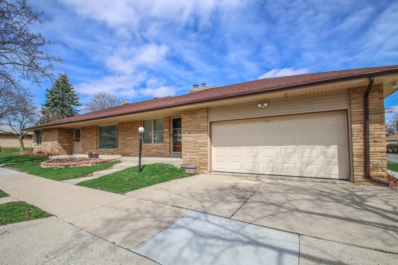 7728 W Glendale Ave, Milwaukee, WI 53218