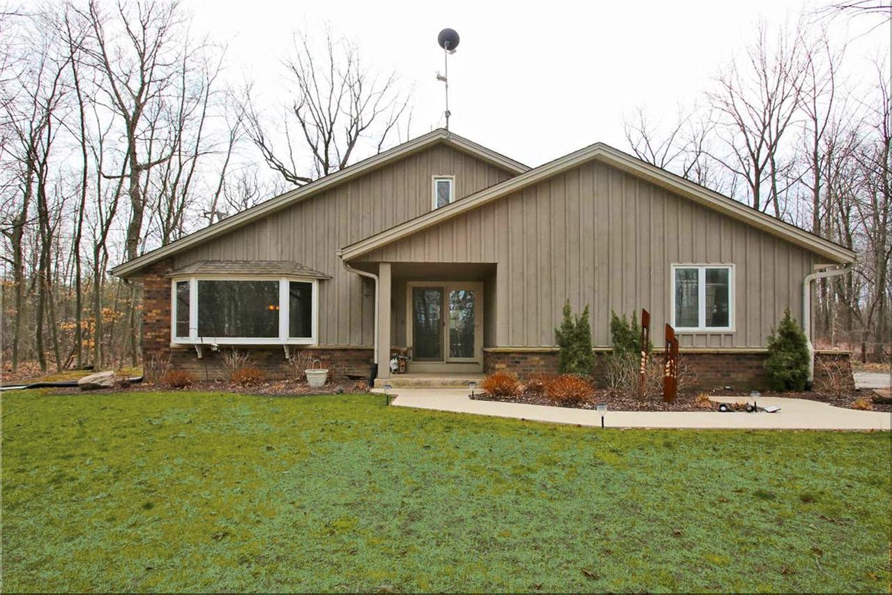 6815 Beechnut Dr., Caledonia, WI 53402