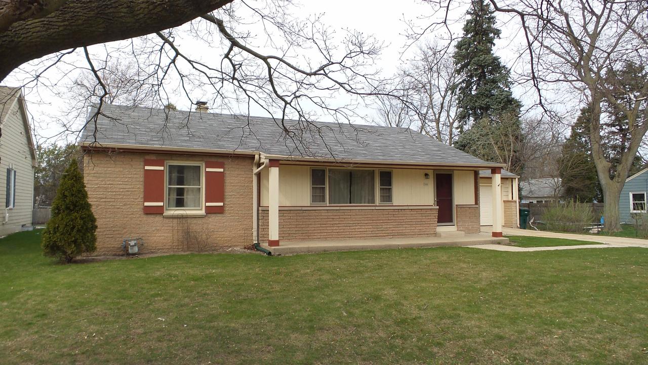 300 W Green Tree Rd, Glendale, WI 53217