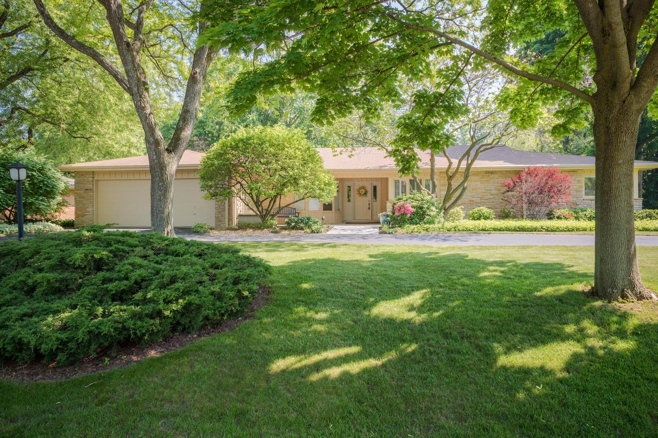 175 W Blackhawk, Fox Point, WI 53217