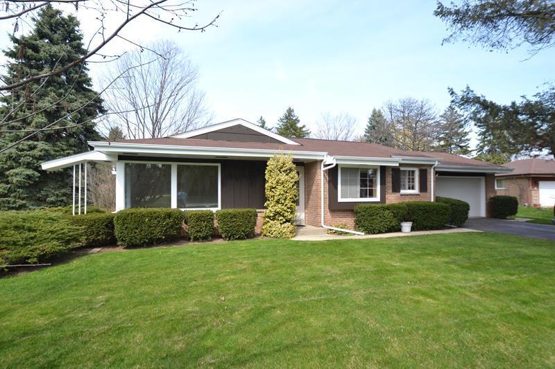 2110 W Edward Ln, Glendale, WI 53209