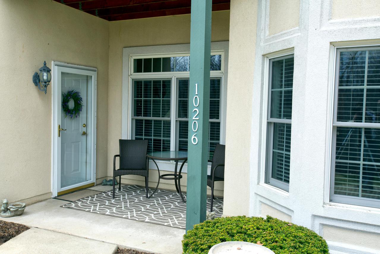 10206 W Deerwood Ln #19, Franklin, WI 53132