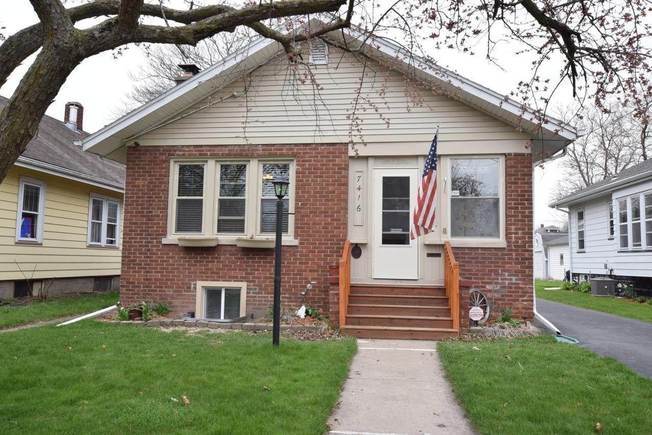 7416 27th Ave, Kenosha, WI 53143