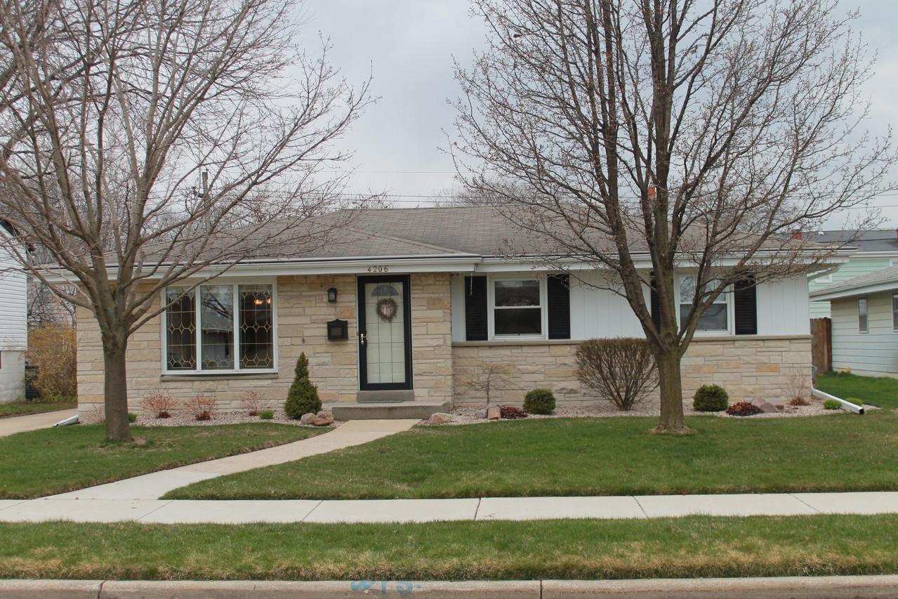 4206 Lasalle St, Racine, WI 53402