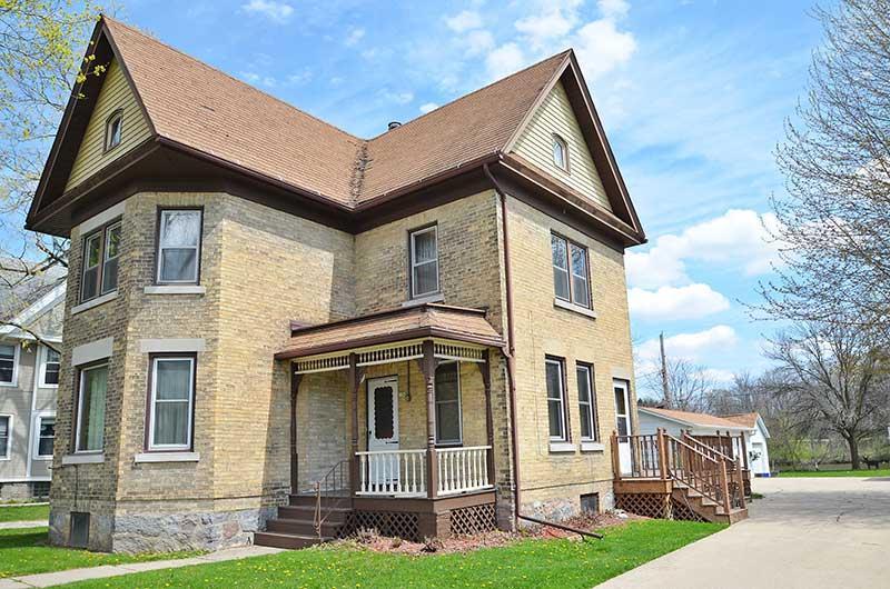 226 N Lake St, Hustisford, WI 53034