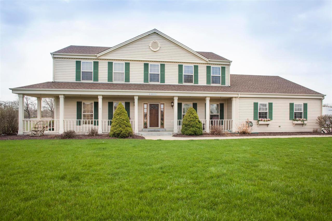 S73W33331 Milos Way, Mukwonago, WI 53149