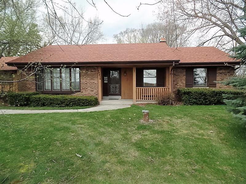 10416 W Freistadt Rd, Mequon, WI 53097