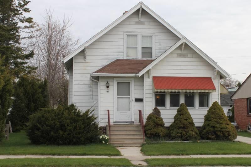 324 Fond Du Lac Ave, Sheboygan Falls, WI 53085