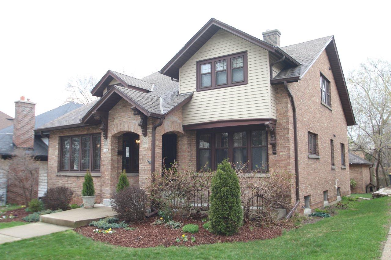 1731 N 60th St, Wauwatosa, WI 53208