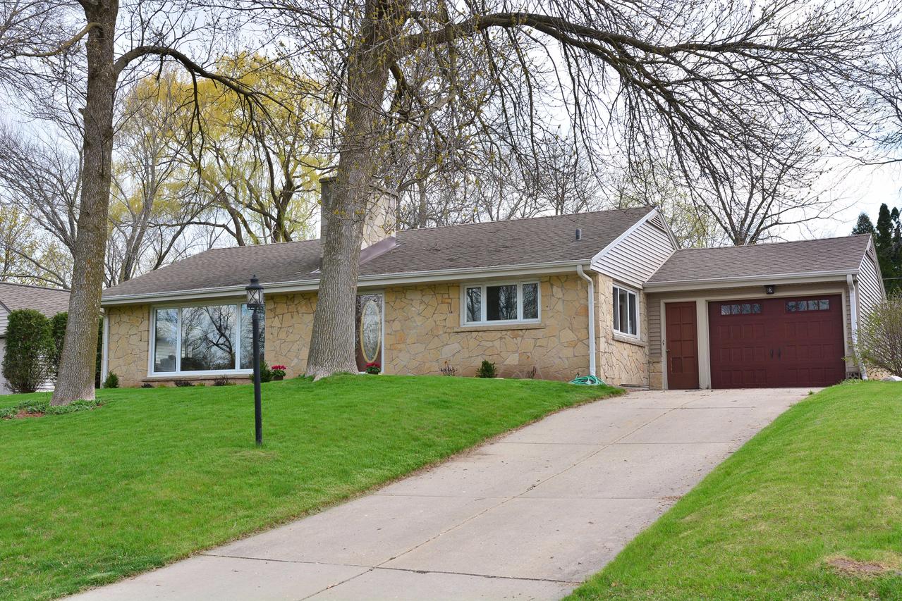 4332 Menomonee River Pkwy., Wauwatosa, WI 53222