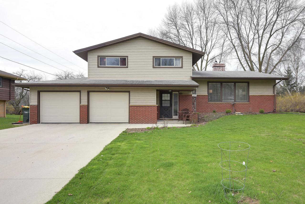 535 W Jefferson St, Port Washington, WI 53074