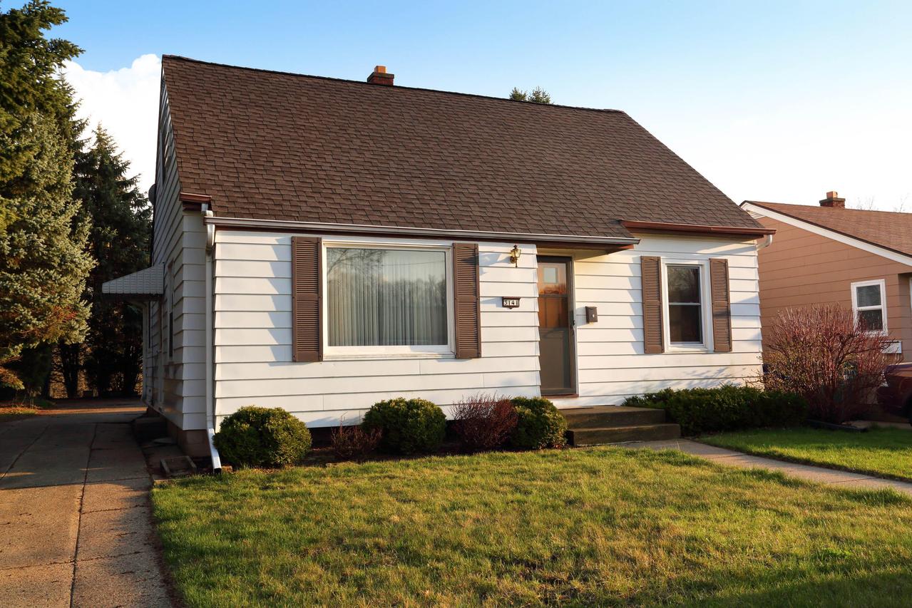 3141 E Koenig Ave, Saint Francis, WI 53235