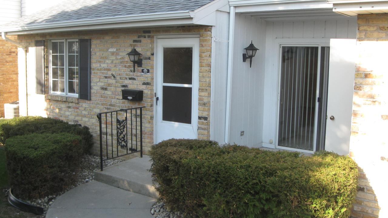 8630 30th Ave. #101, Kenosha, WI 53142